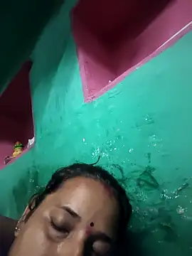 Snapshot of Reena_lodha chatting on July 1, 11:16 pm Reena lodha online show from July 1, 11:16 pm