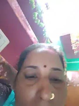 Snapshot of Reena_lodha chatting on July 9, 10:15 am Reena lodha online show from July 9, 10:15 am