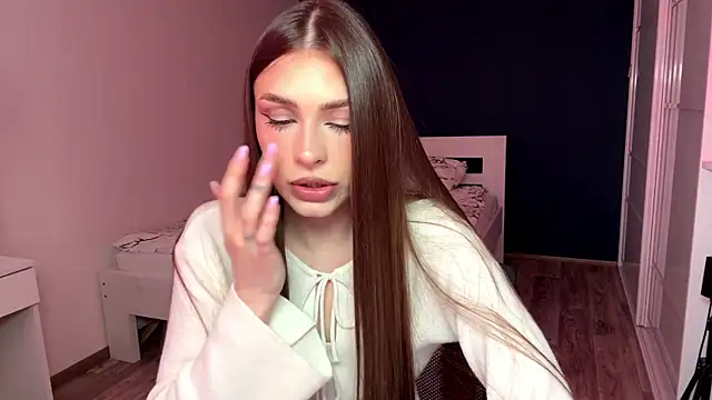 MachelleSpader online show from March 31, 9:00 am