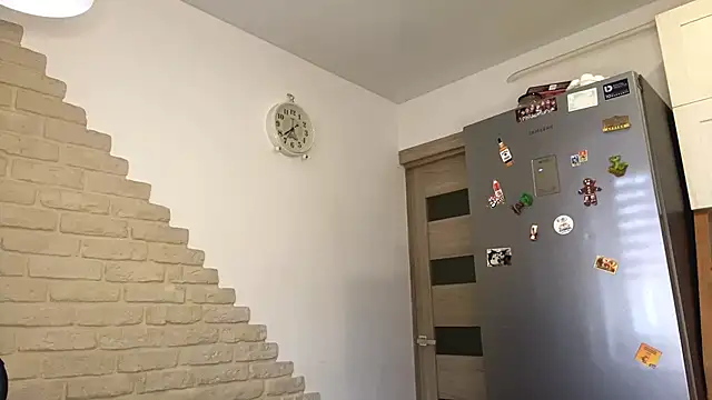 ElsieKuhlmann online show from March 21, 6:14 am