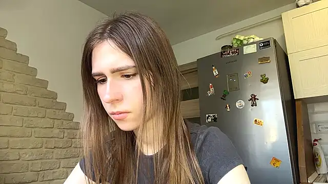 ElsieKuhlmann online show from April 10, 5:14 am