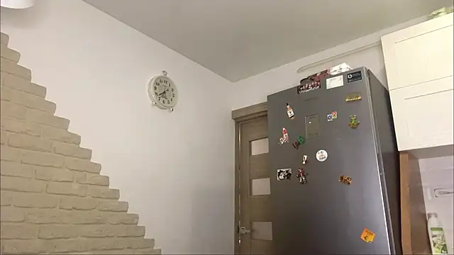 ElsieKuhlmann online show from March 5, 5:04 am