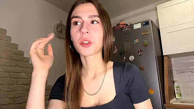 Snapshot of ElsieKuhlmann chatting on February 10, 2:10 am ElsieKuhlmann online show from February 10, 2:10 am