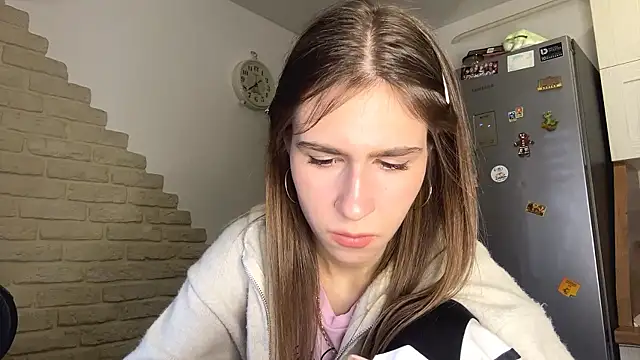 ElsieKuhlmann online show from March 29, 5:09 am