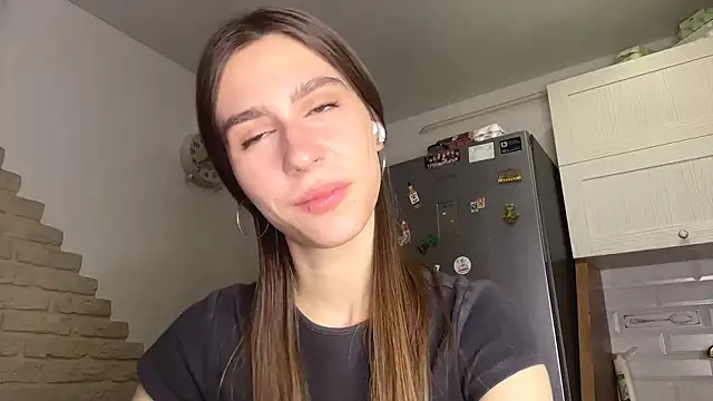 ElsieKuhlmann online show from March 6, 5:13 am