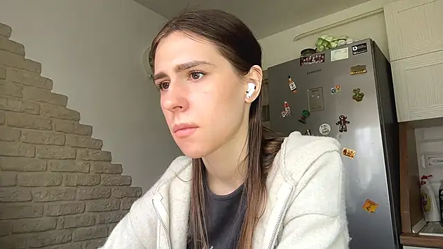 ElsieKuhlmann online show from April 11, 7:45 am