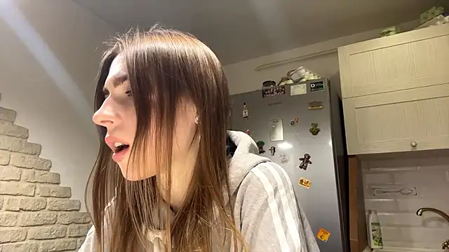 Snapshot of ElsieKuhlmann chatting on January 17, 3:10 am ElsieKuhlmann online show from January 17, 3:10 am