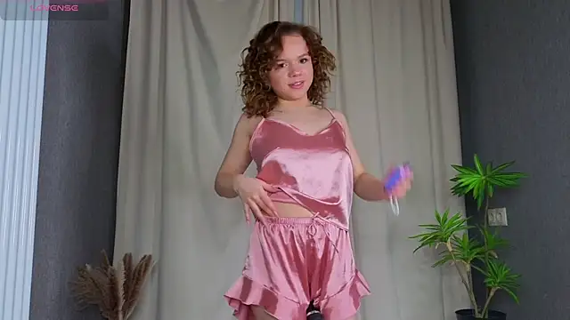 mymonique online show from March 20, 8:32 pm