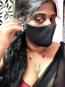 Snapshot of suma_telugu1 chatting on July 13, 2:33 am suma telugu1 online show from July 13, 2:33 am