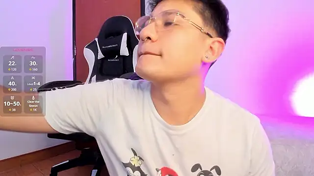 Snapshot of Theo_Rowan chatting on February 2, 8:19 pm Theo Rowan online show from February 2, 8:19 pm