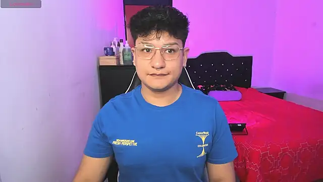 Snapshot of Theo_Rowan chatting on January 8, 12:22 pm Theo Rowan online show from January 8, 12:22 pm