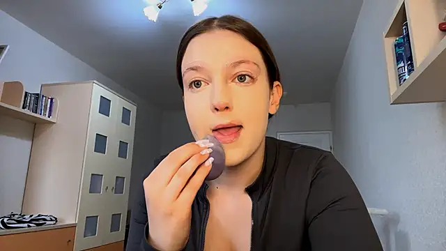 JammieMickiewicz online show from April 10, 2:24 pm