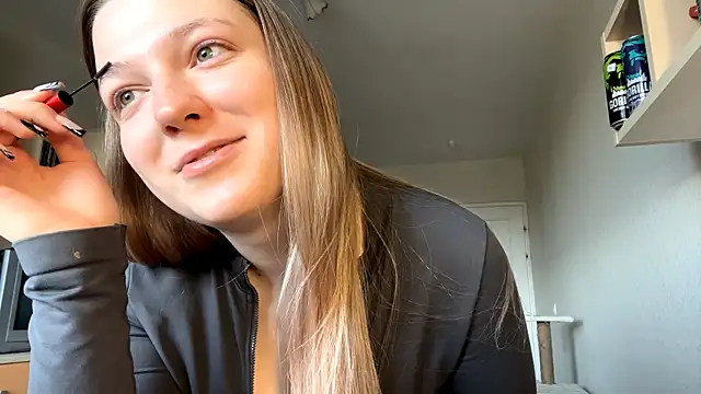 JammieMickiewicz online show from March 19, 7:19 am