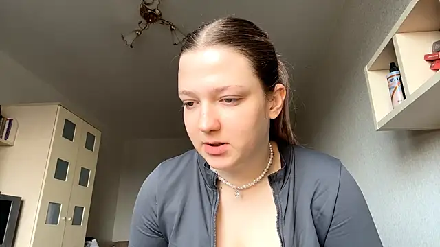 JammieMickiewicz online show from March 11, 7:24 am