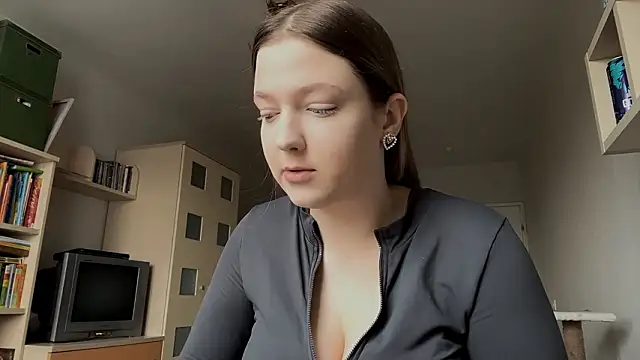 JammieMickiewicz online show from March 31, 6:37 am