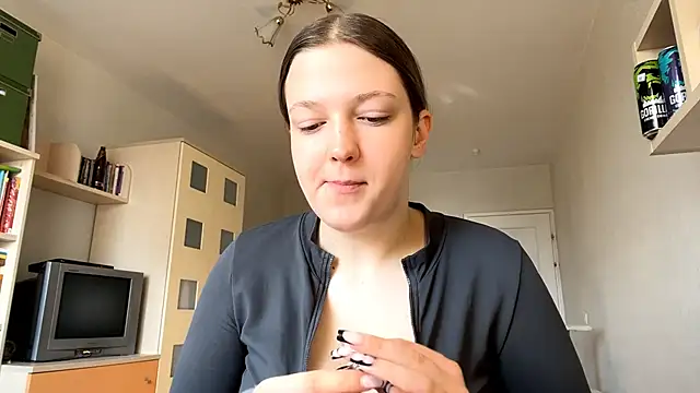 JammieMickiewicz online show from March 25, 7:41 am