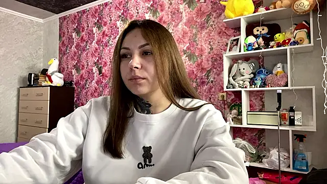 TraciBallena online show from February 24, 7:09 am