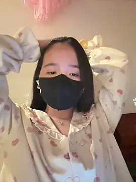 Gwen879 online show from February 8, 8:01 am