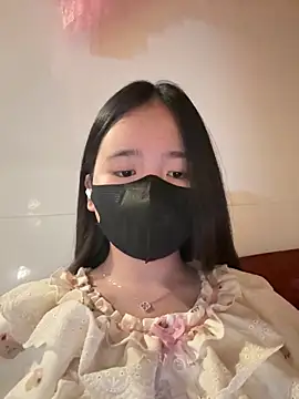 Gwen879 online show from March 13, 11:15 am