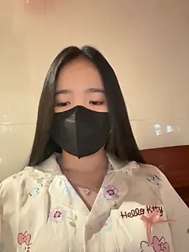 Gwen879 online show from March 20, 10:05 am