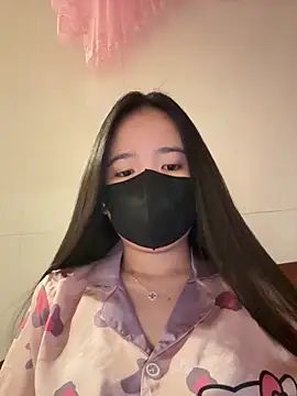 Gwen879 online show from March 18, 12:03 am