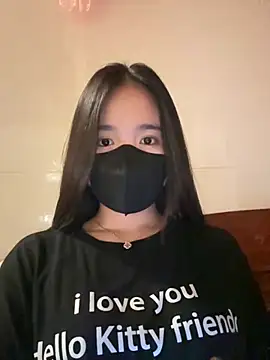 Gwen879 online show from April 19, 1:23 pm