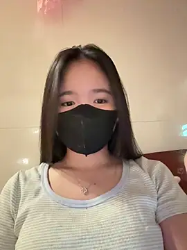 Gwen879 online show from April 9, 2:02 am