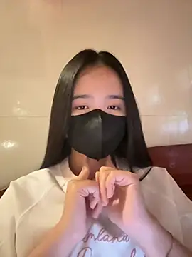 Gwen879 online show from March 8, 6:49 am