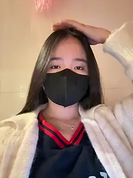 Gwen879 online show from March 12, 12:27 am