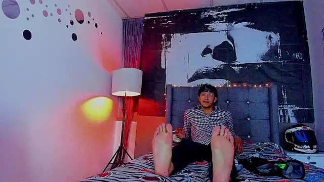 Snapshot of bruno_do_santos chatting on February 4, 4:51 am bruno do santos online show from February 4, 4:51 am