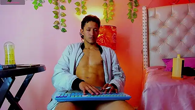 Snapshot of bruno_do_santos chatting on February 3, 6:22 am bruno do santos online show from February 3, 6:22 am