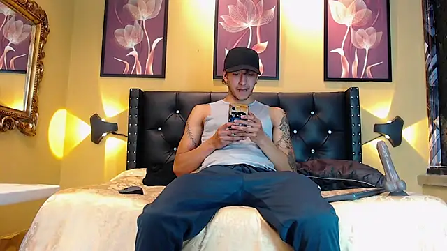 Snapshot of bruno_do_santos chatting on February 13, 5:51 am bruno do santos online show from February 13, 5:51 am