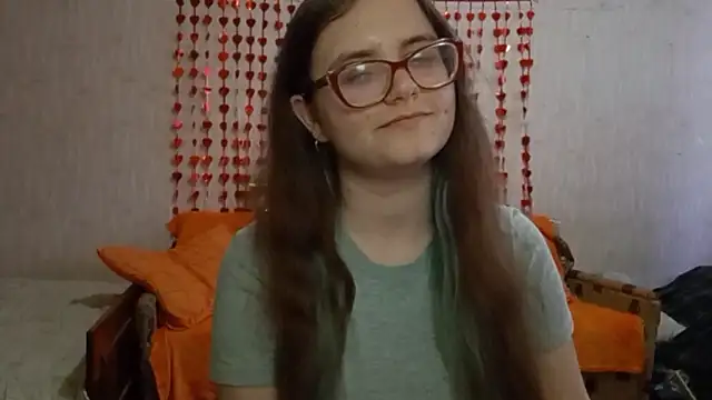 Miyabeee online show from February 10, 11:20 am