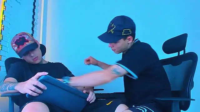 Thomas-Wil online show from February 25, 3:34 pm