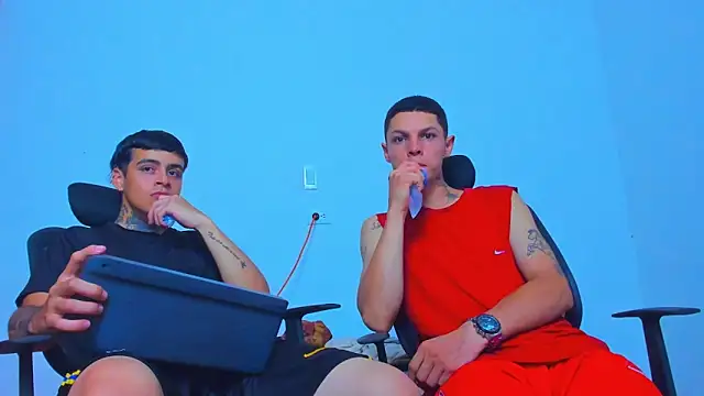 Thomas-Wil online show from May 3, 2:38 am