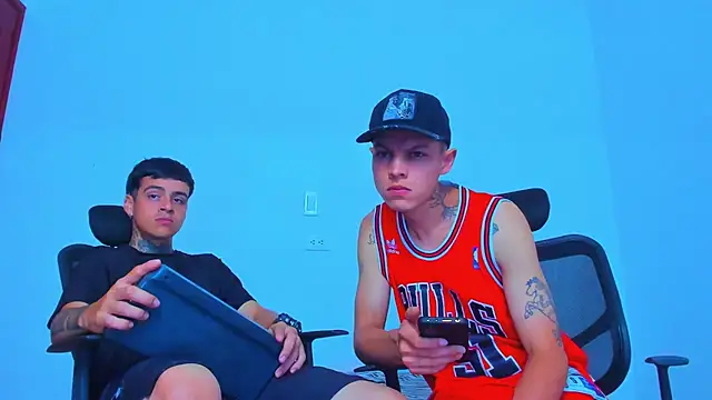 Thomas-Wil online show from April 19, 3:24 pm
