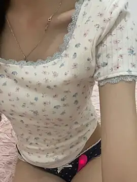 Linhtruong   online show from May 5, 7:06 pm