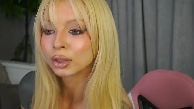 LanaReals online show from March 22, 6:48 am