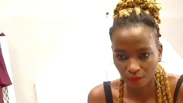 TallDivaNoir online show from July 9, 6:14 am