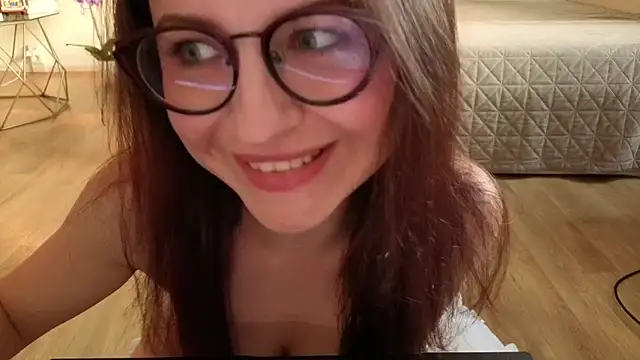 Snapshot of Satin_Sin chatting on June 21, 6:14 pm Satin Sin online show from June 21, 6:14 pm