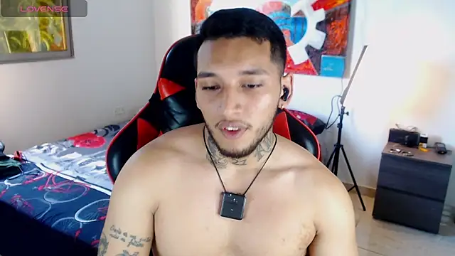 EvanVelvet online show from February 25, 9:36 pm