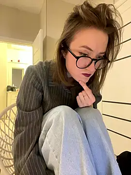 Persephone Kore online show from January 8, 5:30 pm