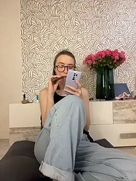 Persephone Kore online show from February 2, 5:01 pm