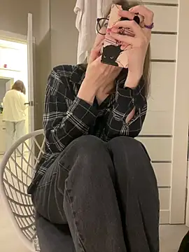 Persephone Kore online show from January 11, 5:31 pm