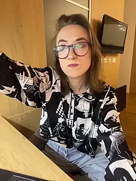 Persephone Kore online show from March 16, 6:21 pm