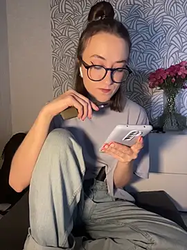 Persephone Kore online show from February 6, 2:13 pm