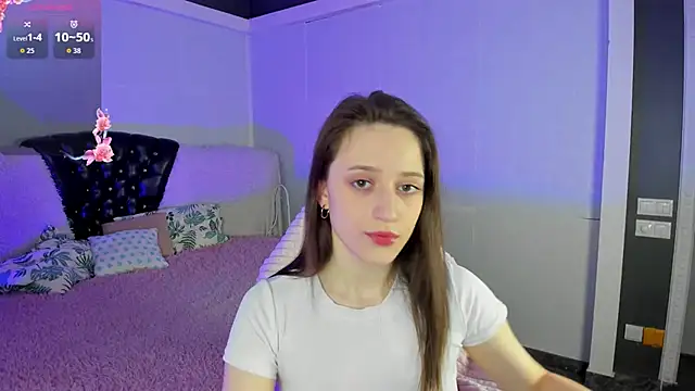 Snapshot of CumelyClovers chatting on February 8, 6:00 am CumelyClovers online show from February 8, 6:00 am