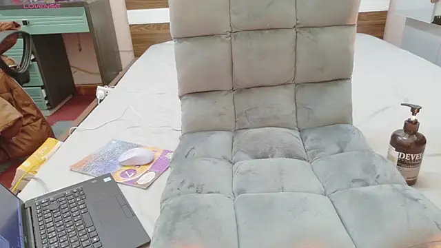 Bee bee1 online show from February 1, 3:16 am