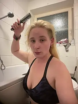 Snapshot of PurpleHazexx chatting on February 27, 12:44 am PurpleHazexx online show from February 27, 12:44 am