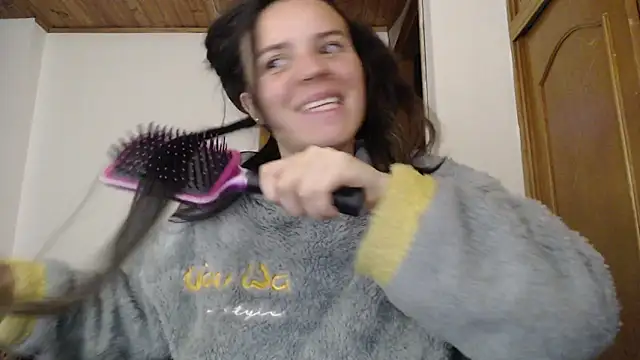 Shanel Lozano online show from May 17, 11:38 pm
